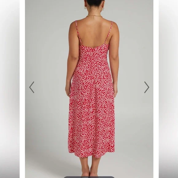 Showpo Willa Red Floral cottage inspired Midi Dress with Slit. Size 6. NWT - Picture 4 of 9
